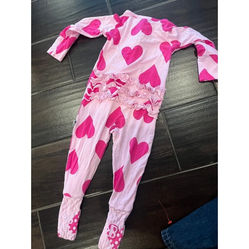 Bums & Roses Pink Heart Bamboo Viscose Ruffle Zipper Footie Sleeper 9-12 Months - Picture 4 of 4